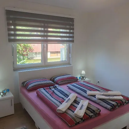 Apartman Amarmin * טוזלה